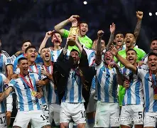 包含转折点瓦伦西亚状态回暖，欧超杯加时末段攻防权衡，更衣室稳定，细节决定成败的词条