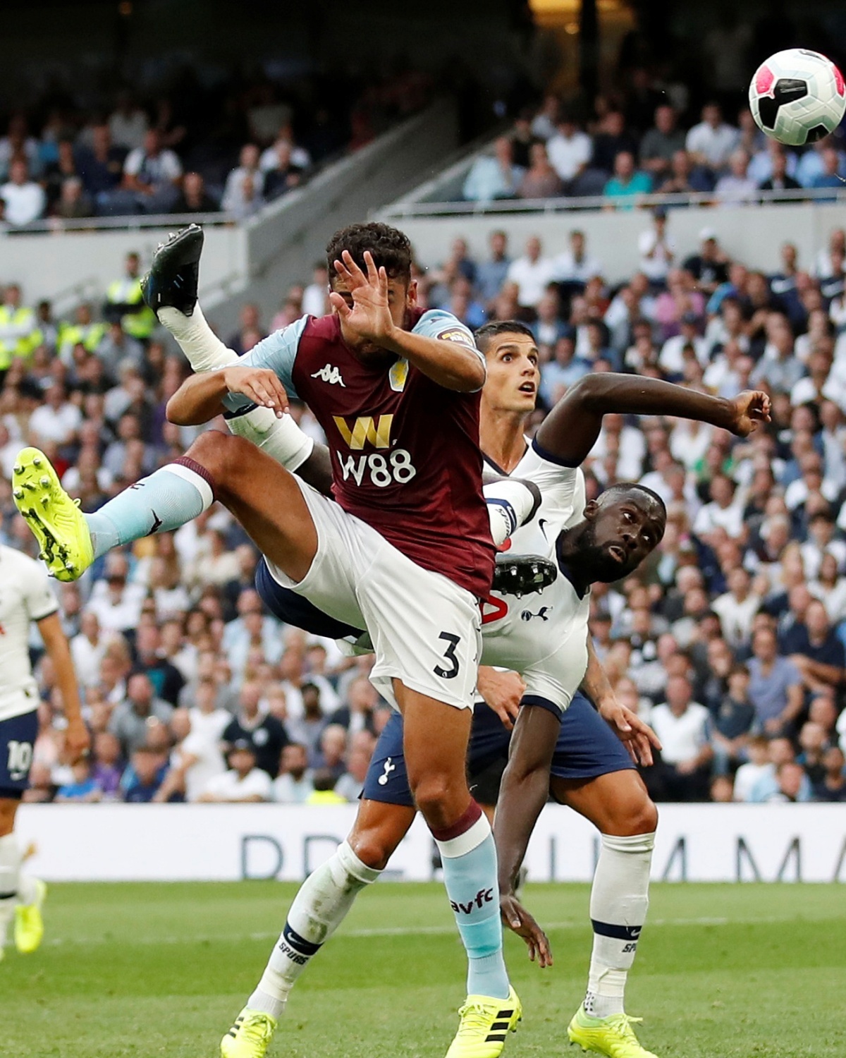 今夜AC米兰备战欧冠多特蒙德赛前强势反弹,现场解说直呼:阿斯顿维拉豪取连胜备战西甲的简单介绍 今夜AC米兰备战欧冠多特蒙德赛前强势反弹,现场解说直呼:阿斯顿维拉豪取连胜备战西甲的简单介绍