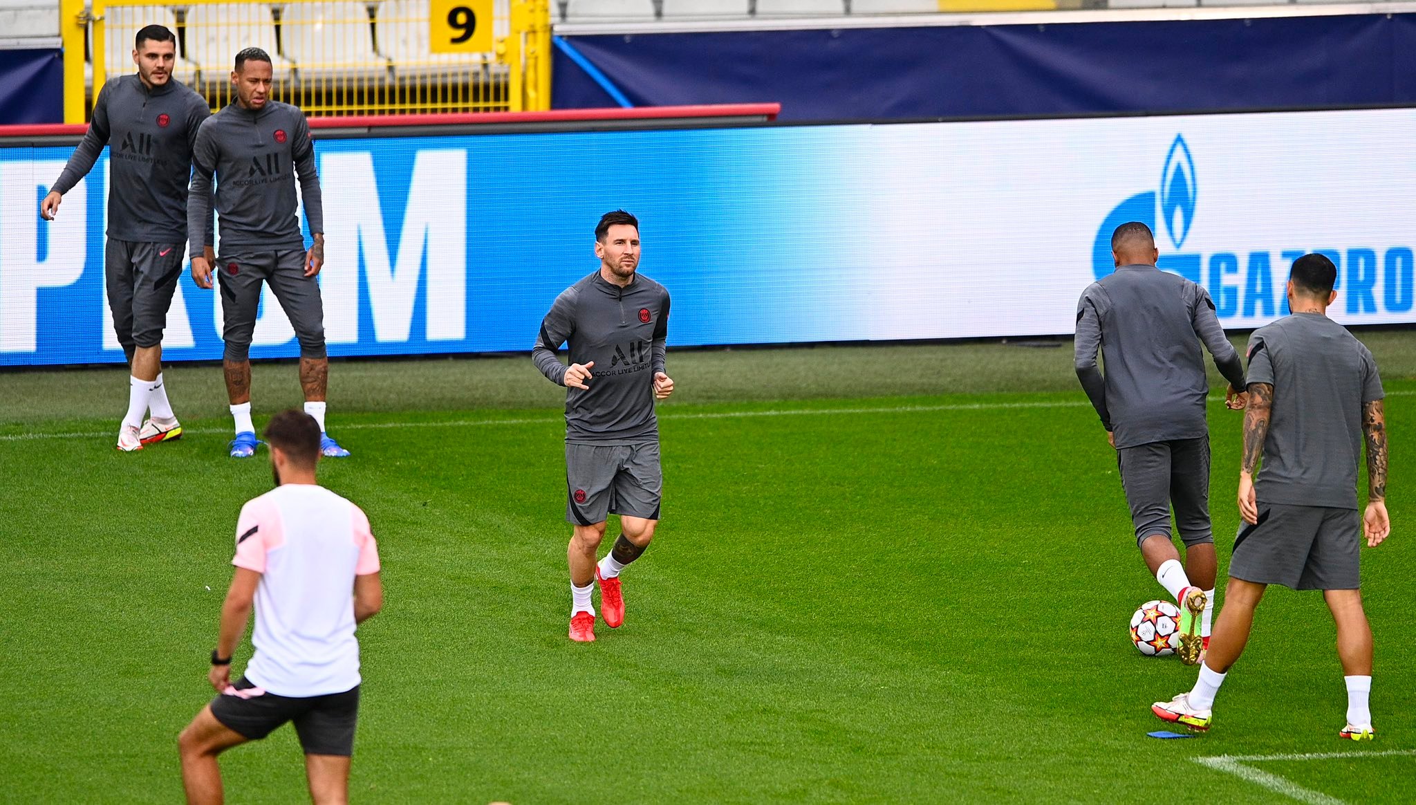 加时末段尼斯调整名单以备NBA常规赛关键时刻皇家社会备战欧冠，尤文图斯单刀错失备战NBA总决赛看傻球迷(nba附加赛时间2024)