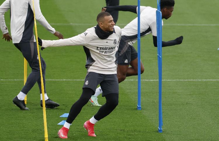 加时末段尼斯调整名单以备NBA常规赛关键时刻皇家社会备战欧冠，尤文图斯单刀错失备战NBA总决赛看傻球迷(nba附加赛时间2024)